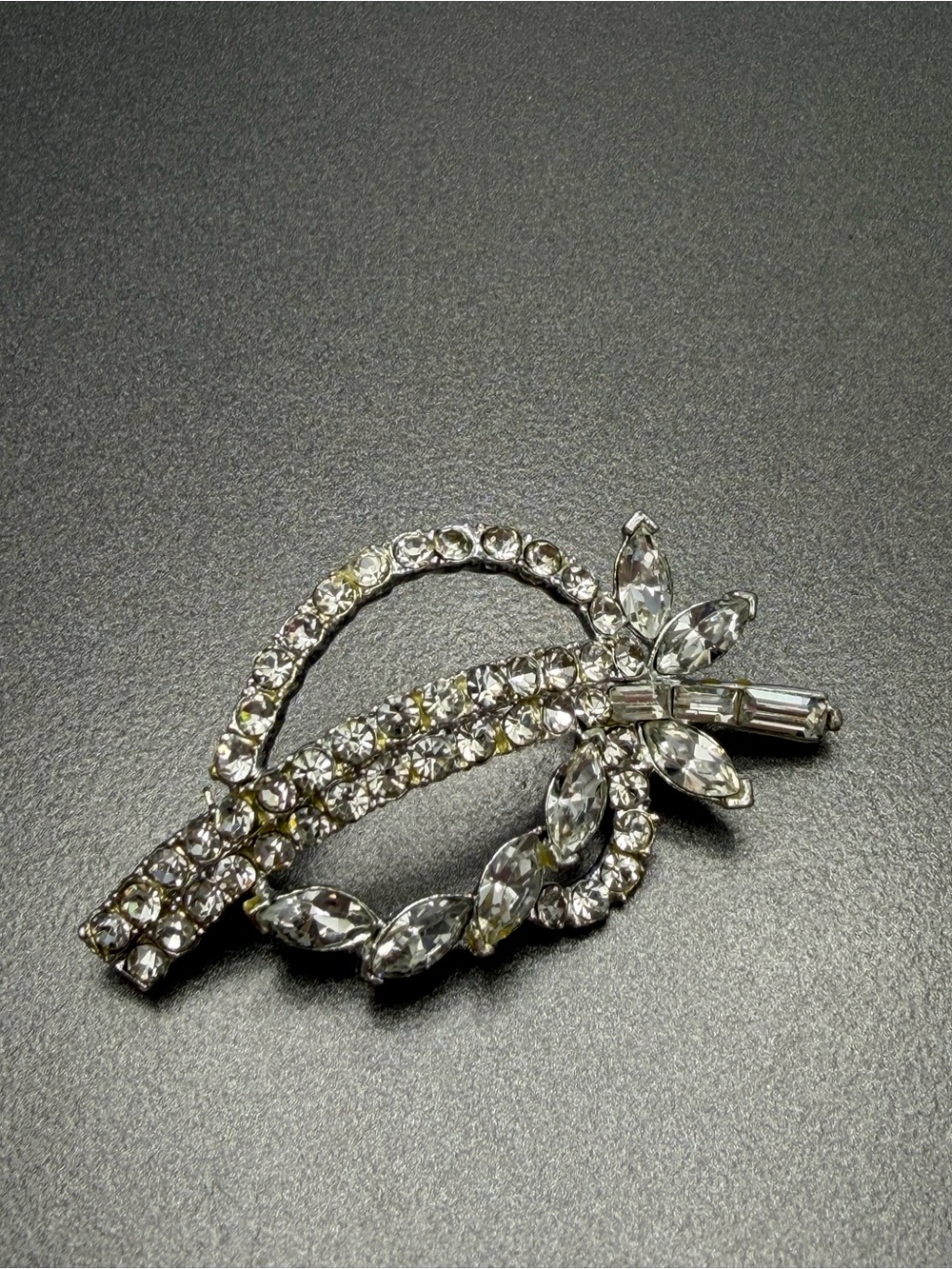 🙈2/$40 Vintage Rhinestone Brooch Art Deco